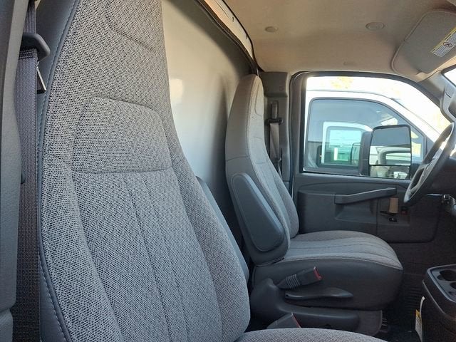 2024 Chevrolet Express Cutaway 3500 1WT