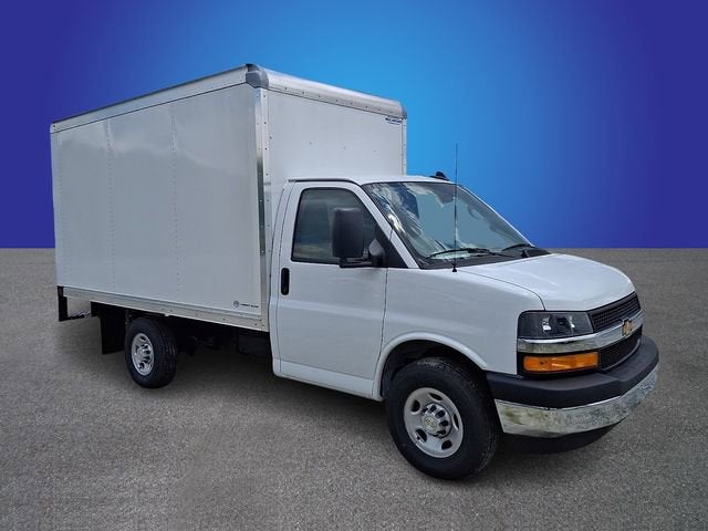 2026 Chevrolet Express Cutaway 3500 1WT