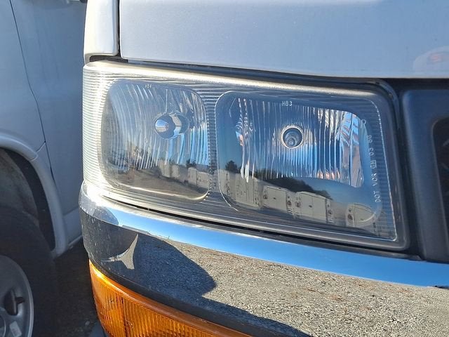 2024 Chevrolet Express Cutaway 3500 1WT