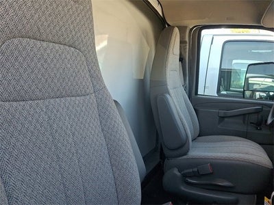 2024 Chevrolet Express Cutaway 3500 1WT