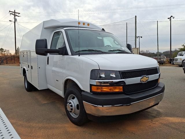2025 Chevrolet Express Cutaway 3500 1WT