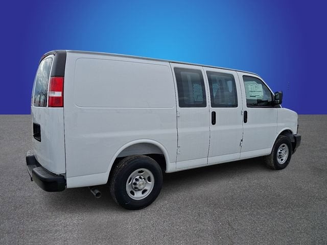 2025 Chevrolet Express Cargo WT