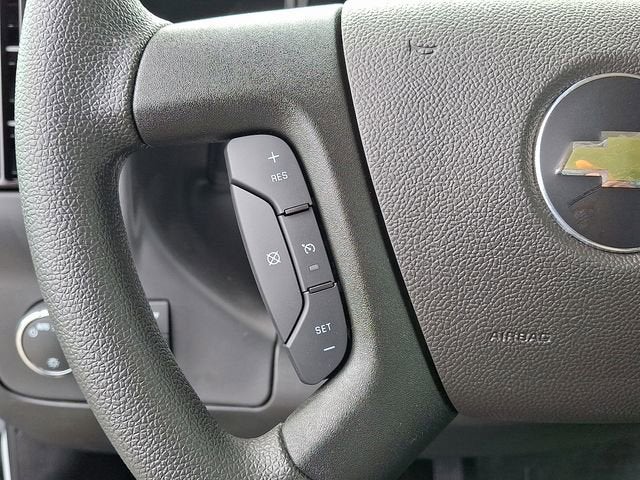 2025 Chevrolet Express Cargo WT