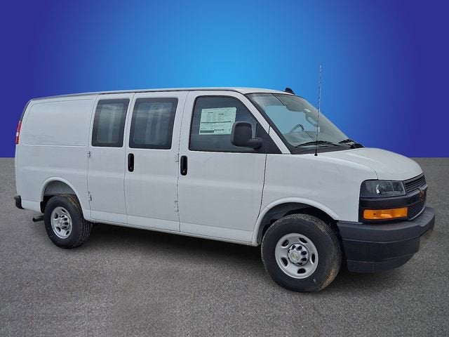 2025 Chevrolet Express Cargo WT