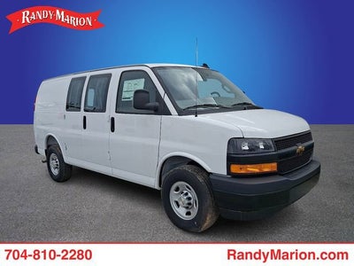 2025 Chevrolet Express Cargo WT