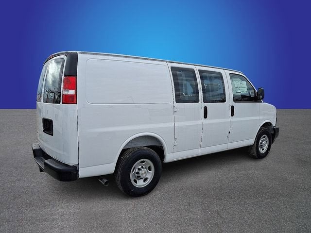 2025 Chevrolet Express Cargo WT