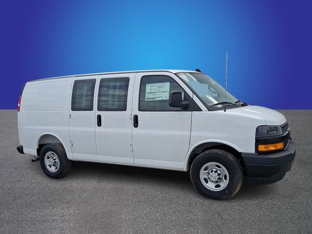 2025 Chevrolet Express Cargo WT