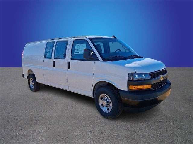 2025 Chevrolet Express Cargo 3500 WT