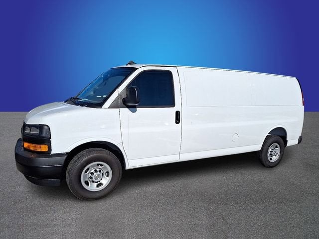2025 Chevrolet Express Cargo 3500 WT