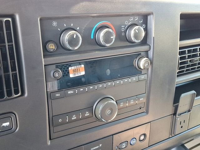 2025 Chevrolet Express Cargo 3500 WT