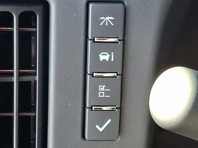 2025 Chevrolet Express Cargo 3500 WT