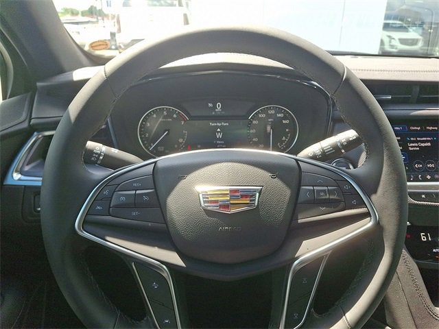 2025 Cadillac XT5 Luxury