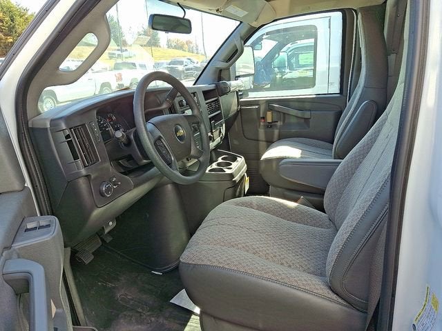2024 Chevrolet Express Cutaway 3500 1WT