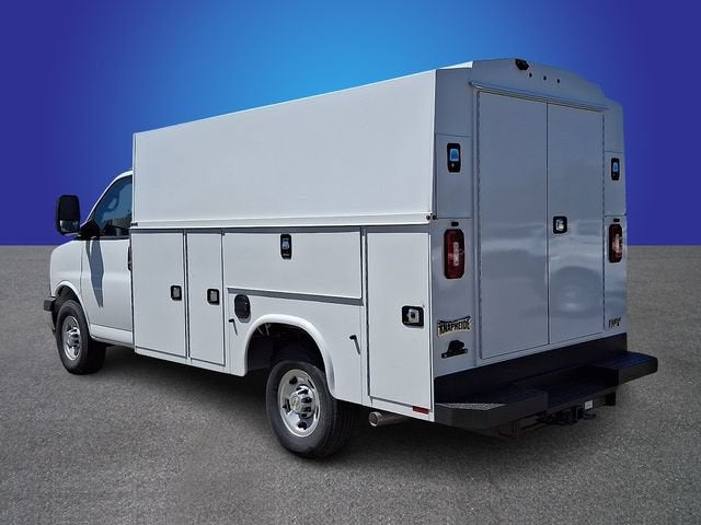 2026 Chevrolet Express Cutaway 3500 1WT