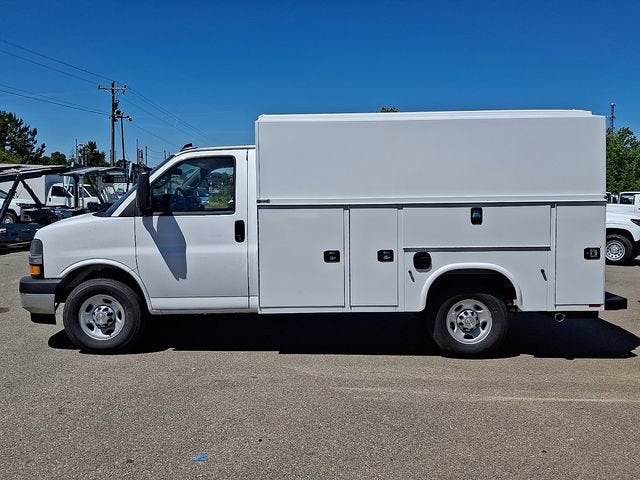 2026 Chevrolet Express Cutaway 3500 1WT