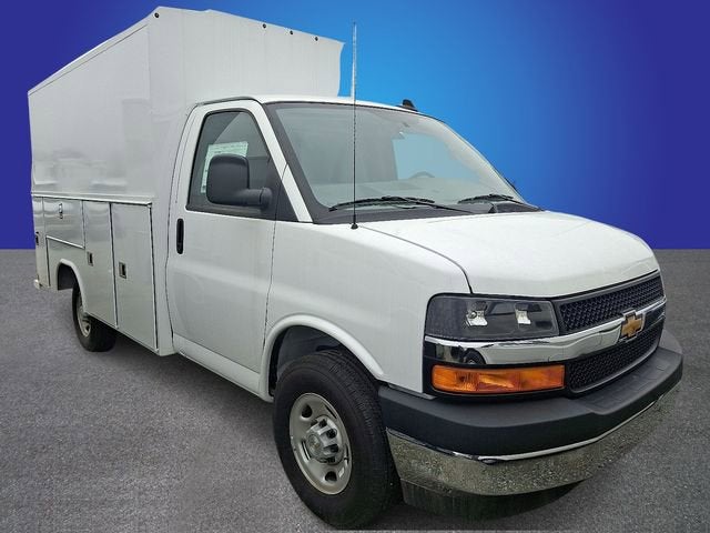 2025 Chevrolet Express Cutaway 3500 1WT