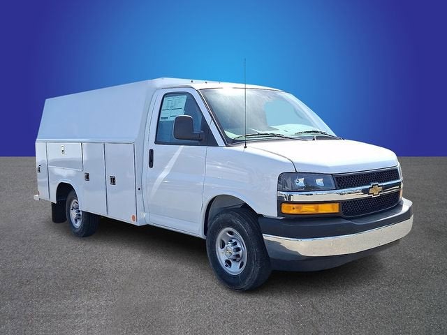 2026 Chevrolet Express Cutaway 3500 1WT