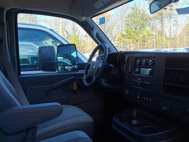 2024 Chevrolet Express Cutaway 3500 1WT