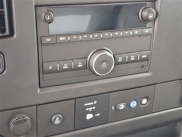 2024 Chevrolet Express Cutaway 3500 1WT