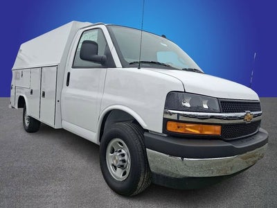 2026 Chevrolet Express Cutaway 3500 1WT