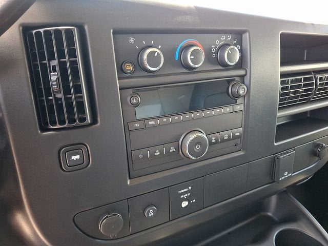 2026 Chevrolet Express Cutaway 3500 1WT