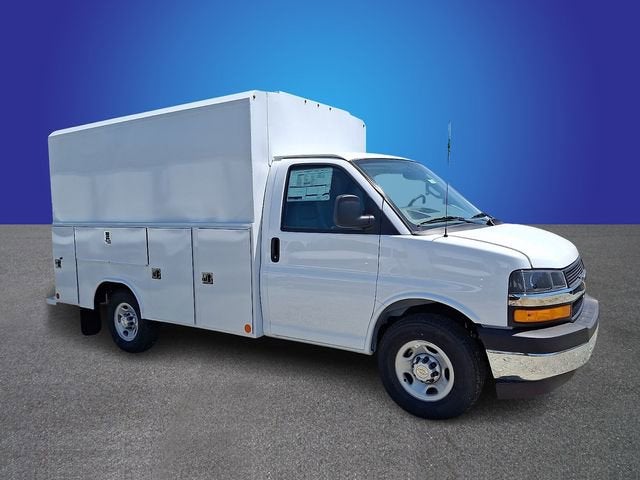 2026 Chevrolet Express Cutaway 3500 1WT
