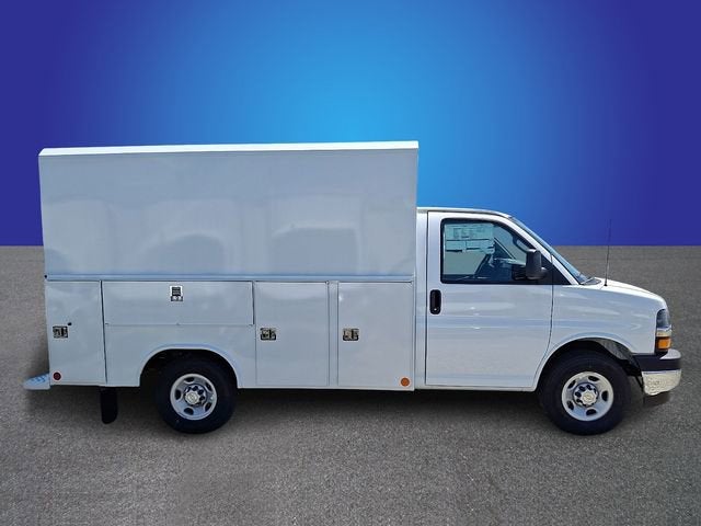 2026 Chevrolet Express Cutaway 3500 1WT