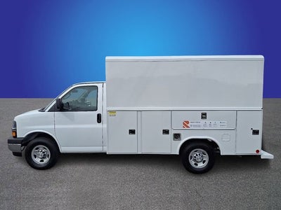2026 Chevrolet Express Cutaway 3500 1WT