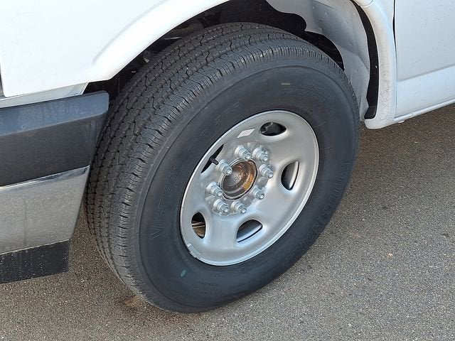 2025 Chevrolet Express Cutaway 3500 1WT