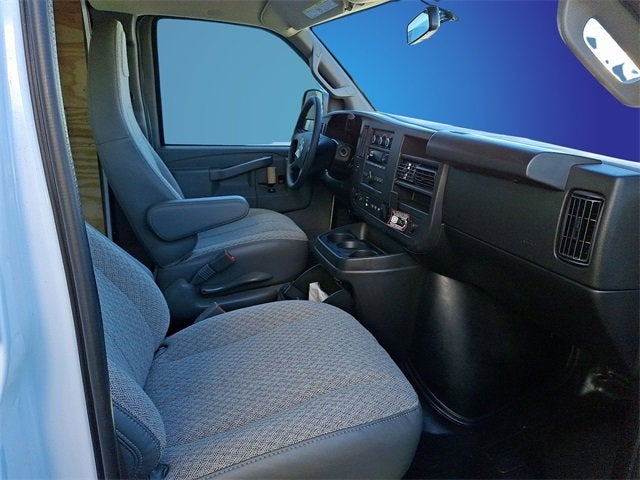 2025 Chevrolet Express Cutaway 3500 1WT