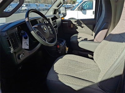 2025 Chevrolet Express Cutaway 3500 1WT