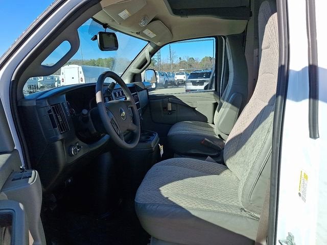 2026 Chevrolet Express Cutaway 3500 1WT