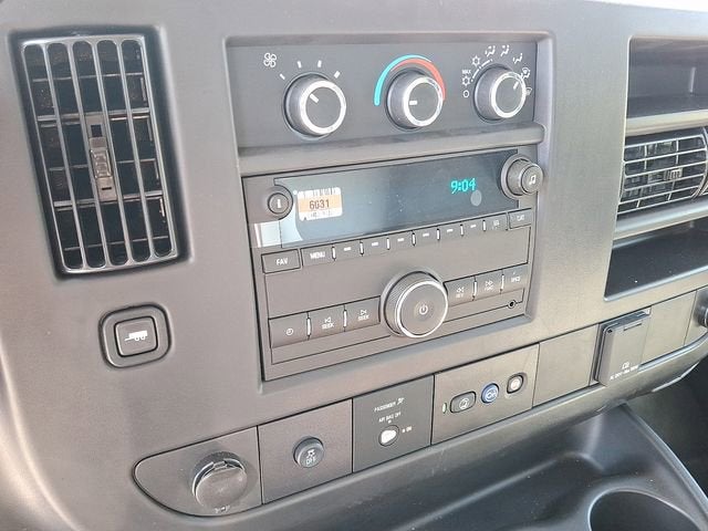 2025 Chevrolet Express Cutaway 3500 1WT