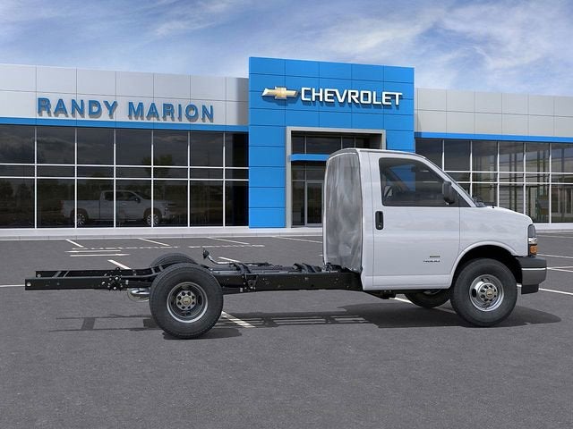 2025 Chevrolet Express Cutaway 3500 1WT