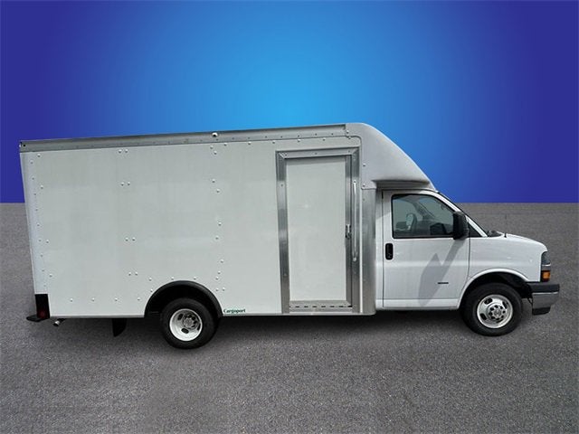 2022 Chevrolet Express Cutaway 3500 Base