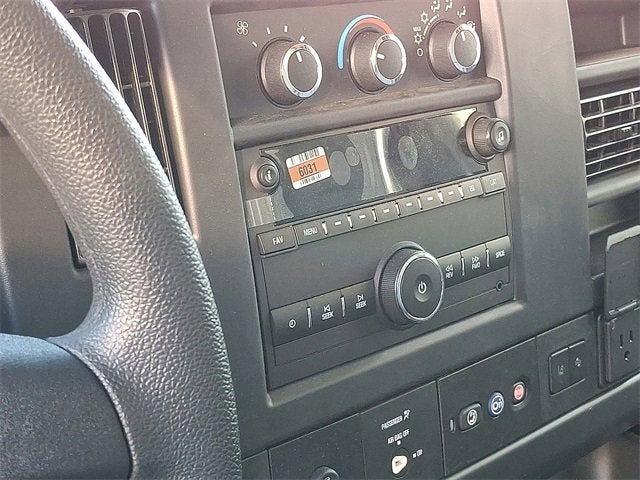 2025 Chevrolet Express Cutaway 3500 1WT