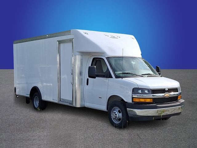 2026 Chevrolet Express Cutaway 3500 1WT