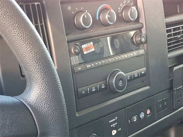 2025 Chevrolet Express Cutaway 3500 1WT