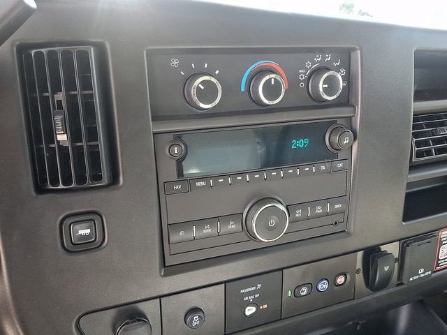 2026 Chevrolet Express Cutaway 3500 1WT