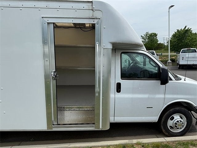 2022 Chevrolet Express Cutaway 3500 Base