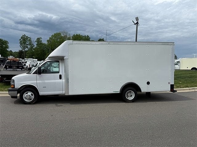 2022 Chevrolet Express Cutaway 3500 Base