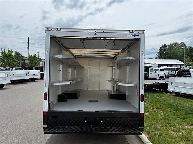 2022 Chevrolet Express Cutaway 3500 Base
