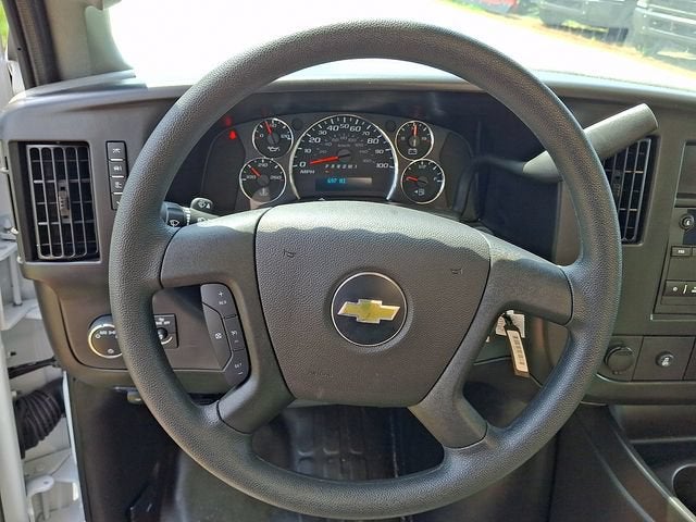 2026 Chevrolet Express Cutaway 3500 1WT