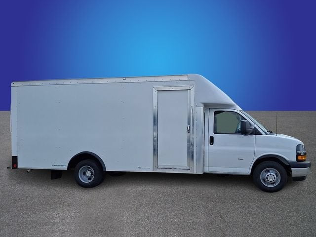 2026 Chevrolet Express Cutaway 3500 1WT