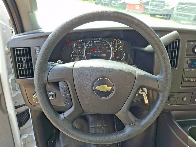 2026 Chevrolet Express Cutaway 3500 1WT