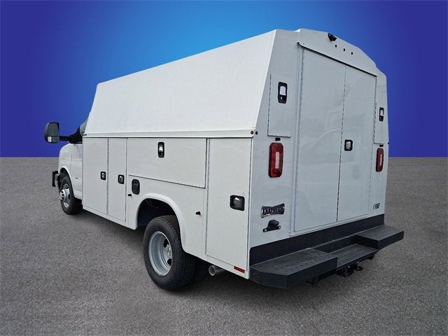 2026 Chevrolet Express Cutaway 3500 1WT