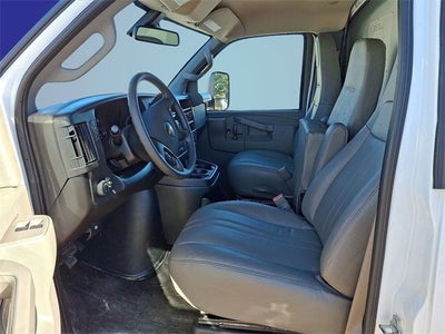 2025 Chevrolet Express Cutaway 3500 1WT