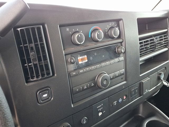 2025 Chevrolet Express Cutaway 3500 1WT