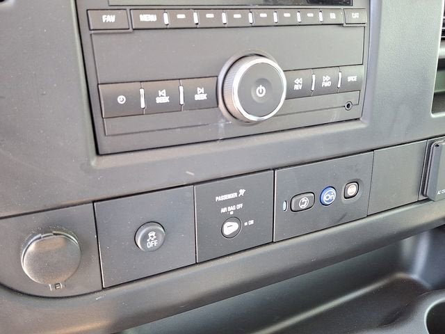 2025 Chevrolet Express Cutaway 3500 1WT