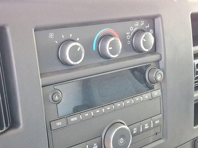 2025 Chevrolet Express Cutaway 3500 1WT